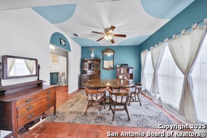 631 N San Bernardo Ave in San Antonio, TX - Building Photo - Building Photo