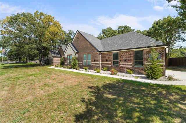 330 Lanier Rd in Seagoville, TX - Foto de edificio - Building Photo