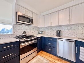 126 OGDEN Ave in Jersey City, NJ - Building Photo - Building Photo