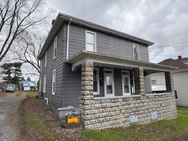 134 E Smithfield St in Mount Pleasant, PA - Building Photo