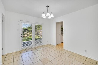 11803 Broad Oaks Dr in Austin, TX - Building Photo - Building Photo