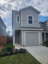 906 Pertuso Ln in Huffman, TX - Building Photo