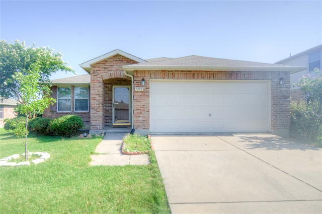 1713 Pebble Brook Way in Little Elm, TX - Foto de edificio