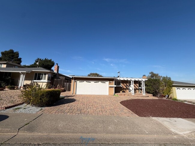 1210 Sleepy Hollow Ln in Millbrae, CA - Building Photo - Building Photo