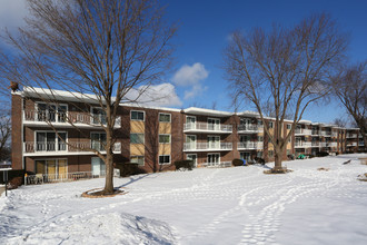 200 Deborah Ln in Wheeling, IL - Building Photo - Building Photo