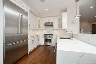 620 W Boston Post Rd in Mamaroneck, NY - Building Photo - Building Photo