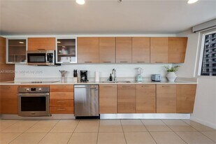 3250 NE 1st Ave, Unit 715 in Miami, FL - Building Photo