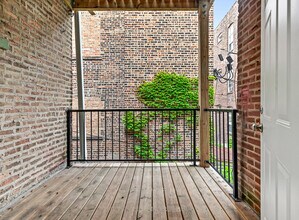 2607 W Haddon Ave in Chicago, IL - Building Photo - Building Photo