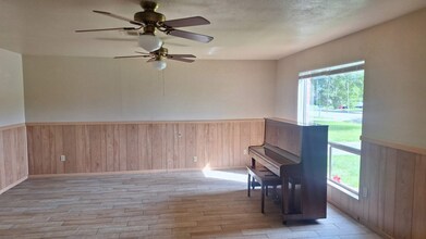 1410 N Avenue R in Freeport, TX - Building Photo - Building Photo