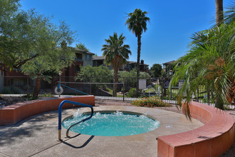 Red Rox Villas in Phoenix, AZ - Building Photo - Other