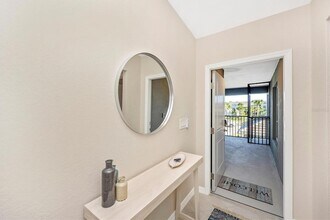 17500 Opal Sand Dr, Unit 204 in Venice, FL - Building Photo - Building Photo