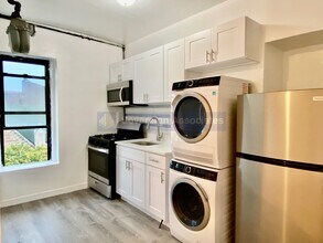 201 W 105th St in New York, NY - Building Photo - Building Photo
