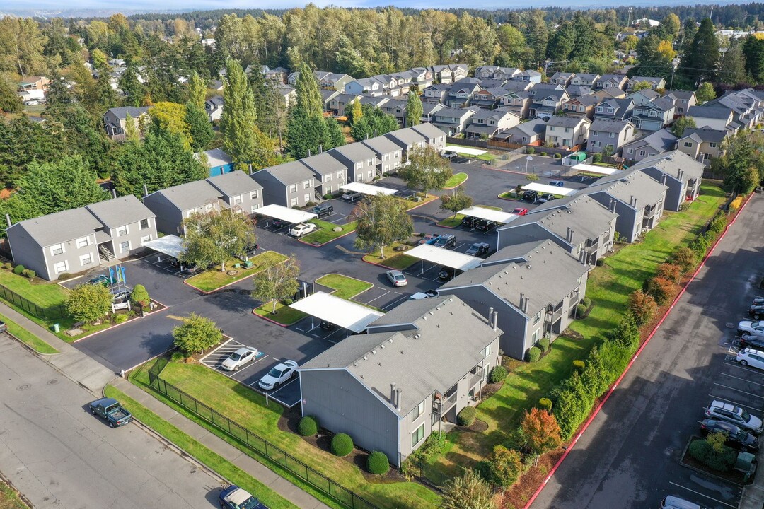 Cascade Court in Tacoma, WA - Building Photo