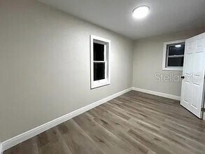 725 16th Ave NW in Largo, FL - Building Photo - Building Photo