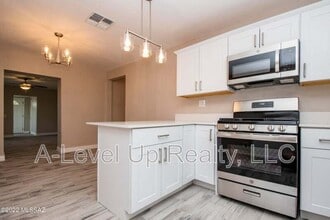 402 E 33rd St in Tucson, AZ - Building Photo - Building Photo