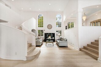 1 Overlook Pl in Monterey, CA - Building Photo - Building Photo