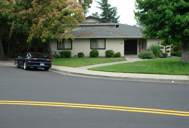 1200 Halford Ave in Santa Clara, CA - Building Photo - Building Photo