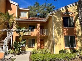 1013 Coral Club Dr in Coral Springs, FL - Building Photo