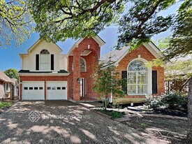 808 Olde Towne Dr in Irving, TX - Building Photo