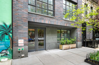 536 E 13th St in New York, NY - Foto de edificio - Building Photo