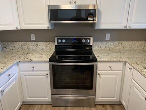 1483 Fox Pointe Cir, Unit 1483 in Ann Arbor, MI - Building Photo - Building Photo