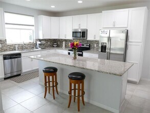 5215 Golden Eagle Ter in Davie, FL - Building Photo - Building Photo