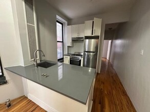 337 E 95th St in New York, NY - Building Photo - Building Photo