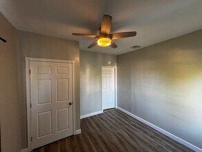 229 Philippine St in Taft, CA - Building Photo - Building Photo