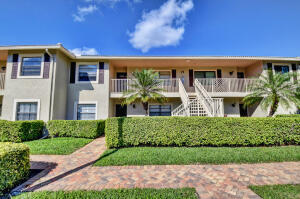 19 Stratford Dr in Boynton Beach, FL - Building Photo