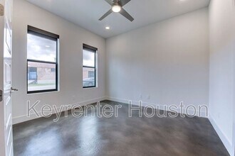2910 Lamar St in Houston, TX - Building Photo - Building Photo