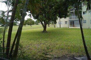 5501 NW 2nd Ave in Boca Raton, FL - Building Photo