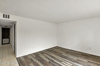 475 Crabapple Ct in Orange Park, FL - Foto de edificio - Building Photo