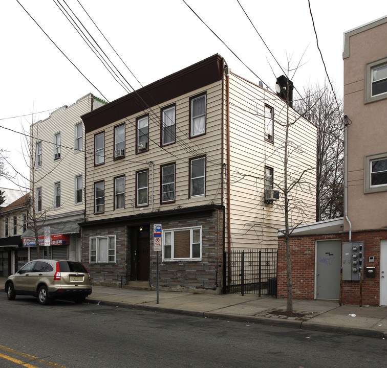 86 Central Ave in Jersey City, NJ - Building Photo