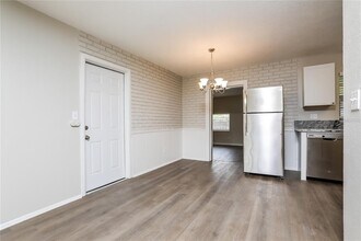 6923 Yucatan Dr in Orlando, FL - Building Photo - Building Photo