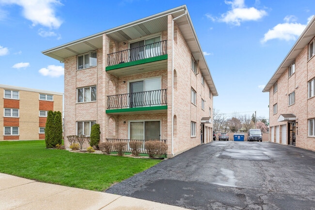 5359 Edison Ave in Oak Lawn, IL - Building Photo - Building Photo