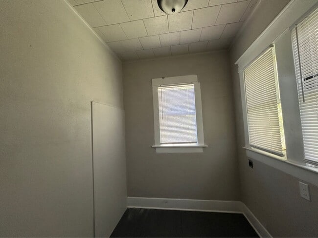 property at 1710 W 15th St