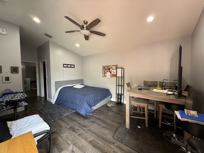 18645 NW 53rd Ave, Unit Loft