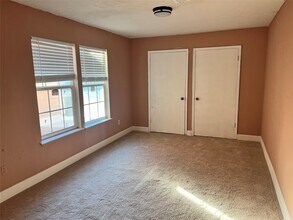 12239 W Village Dr in Houston, TX - Building Photo - Building Photo