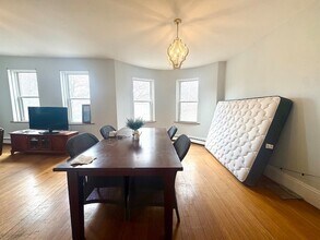 260 Aspinwall Ave, Unit 2 in Brookline, MA - Building Photo - Building Photo