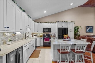 1 Tupperware Dr in North Smithfield, RI - Building Photo - Building Photo