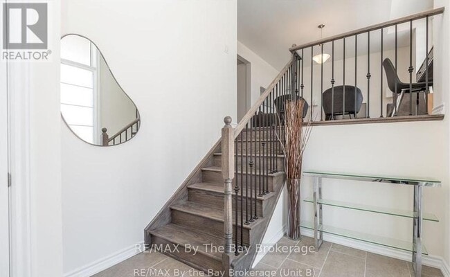 85 Sun Vly Ave in Wasaga Beach, ON - Building Photo - Building Photo