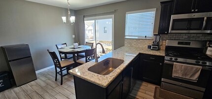 1125 Alta Vista Dr in Pingree Grove, IL - Building Photo - Building Photo