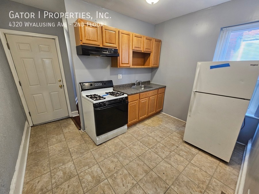 4320 Wyalusing Ave in Philadelphia, PA - Building Photo
