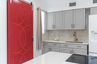 201 NE 28th Ct in Boynton Beach, FL - Foto de edificio - Building Photo