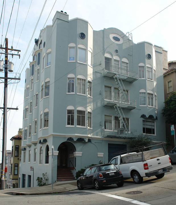 2060 Leavenworth St in San Francisco, CA - Building Photo