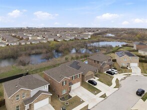 8325 Kimlewick Dr in Fort Worth, TX - Building Photo - Building Photo