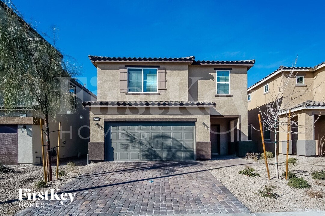 4515 Cradle Cliff St in North Las Vegas, NV - Foto de edificio