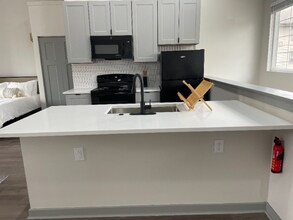 2253 N Kenwood Ave in Indianapolis, IN - Foto de edificio - Building Photo