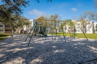6065 NW 186th St in Hialeah, FL - Building Photo - Building Photo