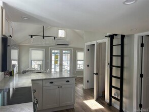 7 Cedar Ave in East Setauket, NY - Building Photo - Building Photo